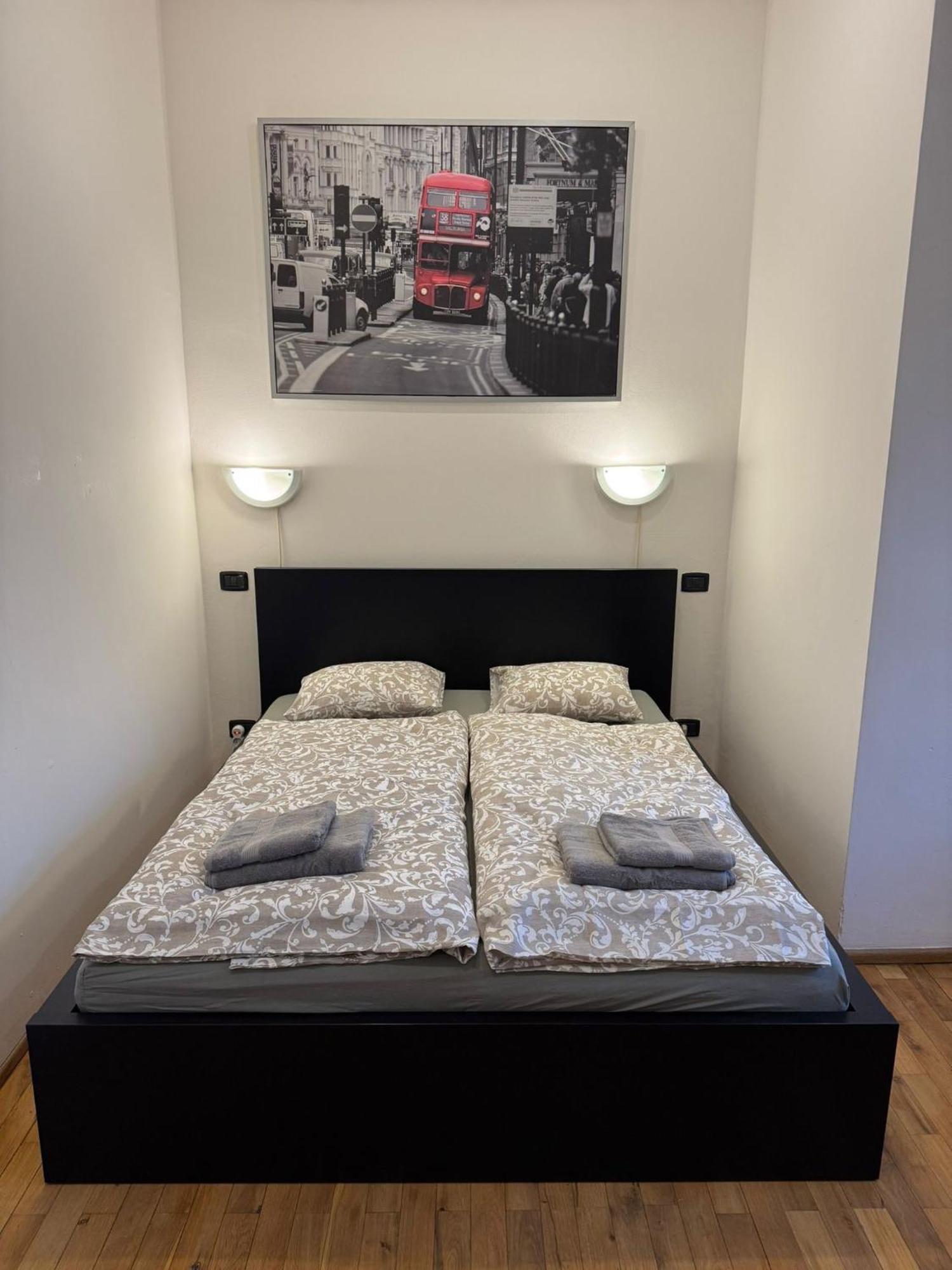 Cosy With Terrace Near Florenc Apartment Prag
